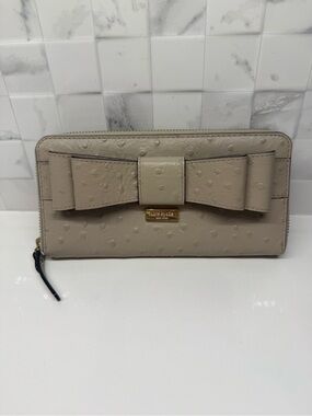 Kate Spade Beige Bow Zip-Around Wallet NWT